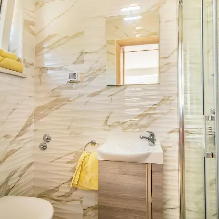 Modern With Private Pool And Bubble Bath Novigrad Istria